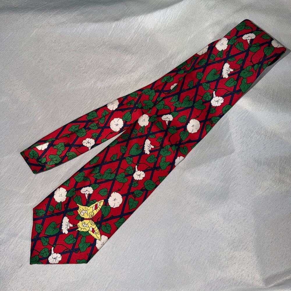 Berry Wells Red Flowered Worms Grow up Silk Neck tie